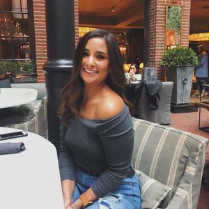 Meet your Posher, Claudia